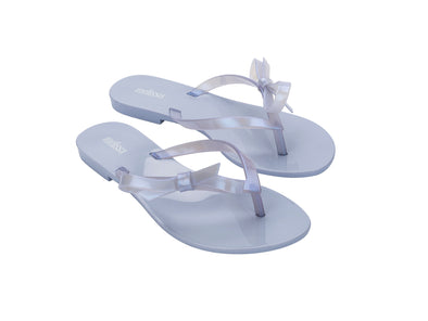 female flat flip flops