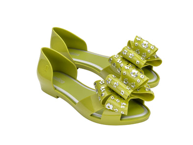 Melissa Seduction VI Flat Green Slip-On with Oversized Bow – Elegant and comfortable women's flat shoes featuring a statement bow detail, perfect for casual and dressy looks.