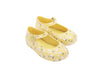 Mini Melissa Dora Floral Printed Yellow Ballerinas for Babies – Adorable and comfortable baby ballerina shoes with a vibrant floral print, perfect for little feet.