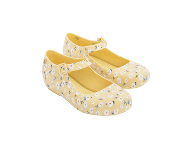 Mini Melissa Dora Floral Printed Yellow Ballerinas for Girls – Stylish and comfortable ballerina shoes with a vibrant floral print, perfect for little girls' everyday wear.